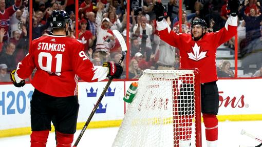 Канадцы выиграли у американцев на домашнем льду