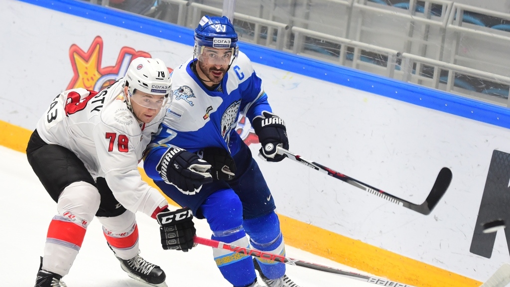 «Барыс» играет с «Кузней»