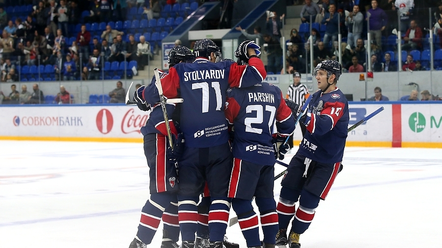 «Торпедо» разгромило «Локомотив»