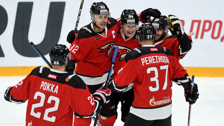 Хоккеисты «Авангарда»