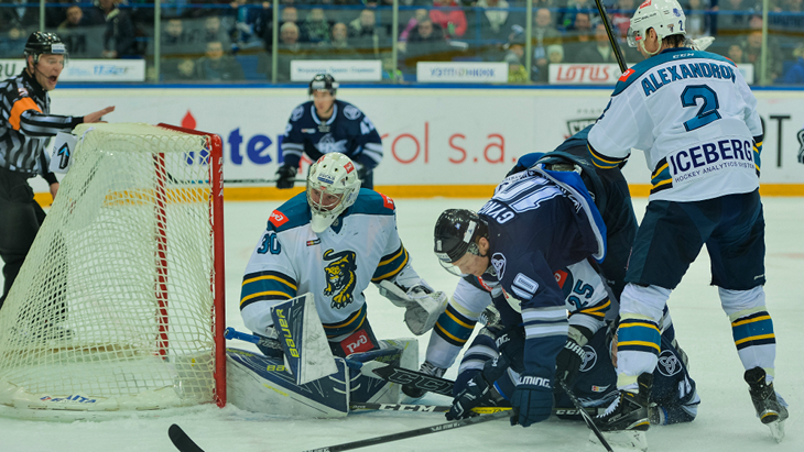 «Нефтехимик»