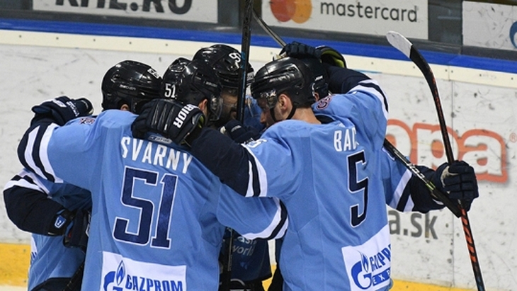 Хоккеисты «Слована»