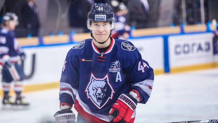 Хоккеист «Нефтехимика»