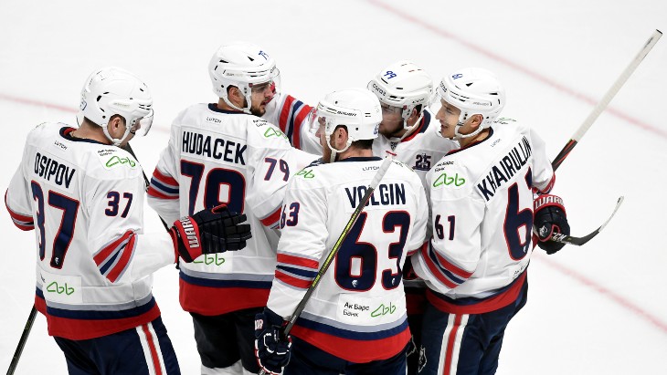 Игроки «Нефтехимика»