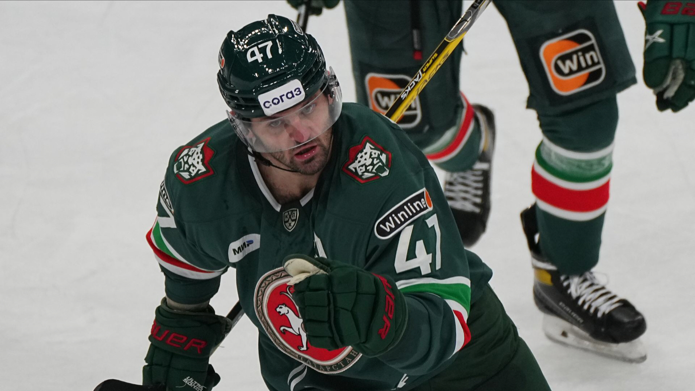 Александр Радулов в игре против СКА