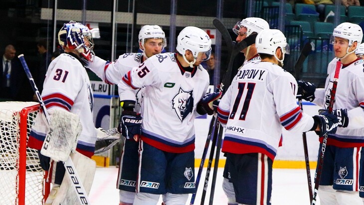 «Нефтехимик»