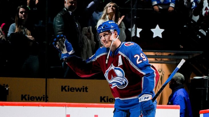 Нэтан Маккиннон