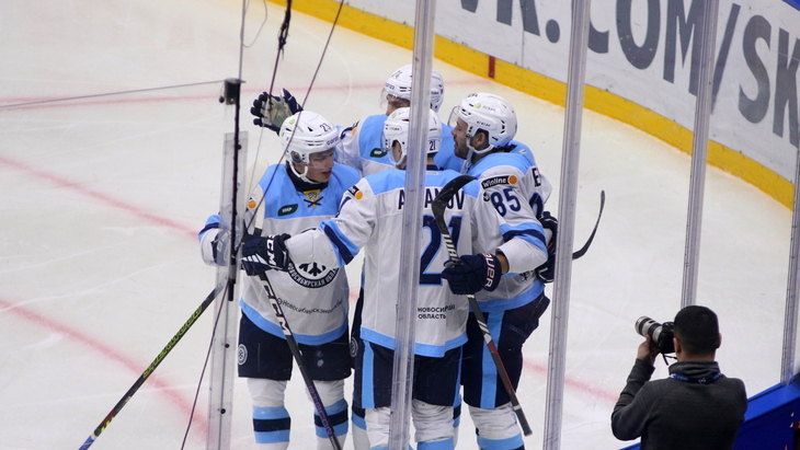 «Сибирь» забросила четыре шайбы в ворота «Амура»