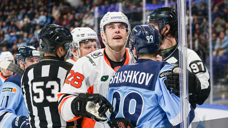 «Амур» в матче с «Сибирью»