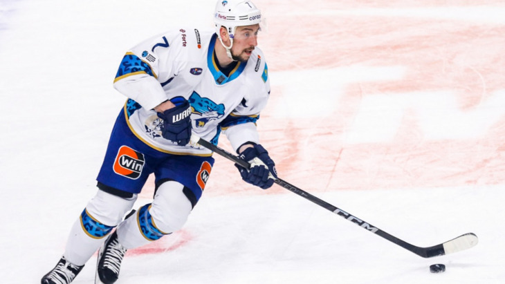 Антон Бурдасов — нападающий «Лады»