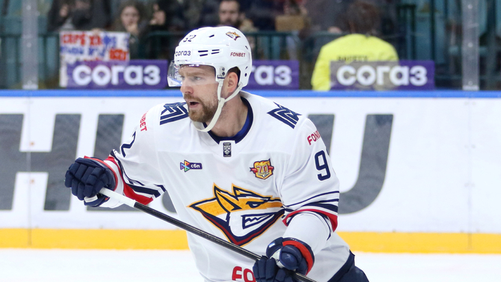 Евгений Кузнецов — нападающий «Металлурга»