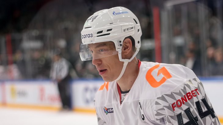 Дамир Шарипзянов — защитник «Авангарда»