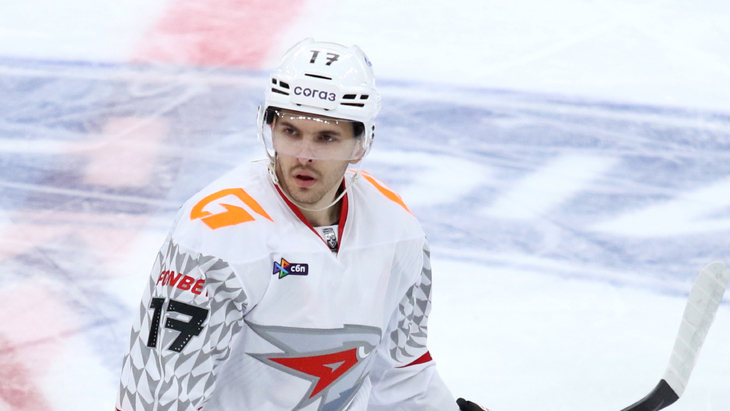 Константин Окулов — нападающий «Авангарда»