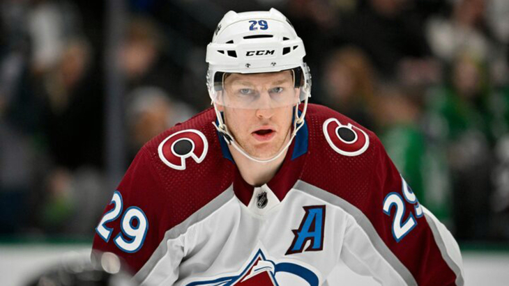 Натан Маккиннон