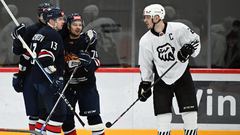 Игроки «Металлурга» и «Трактора»