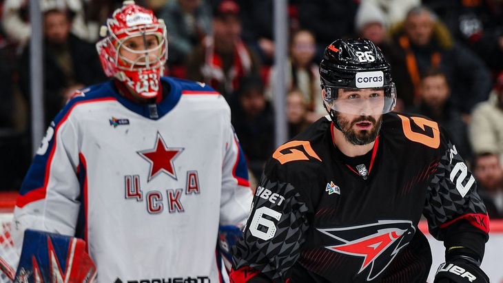 Дмитрий Гамзин (ЦСКА) и Вячеслав Войнов («Авангард»)