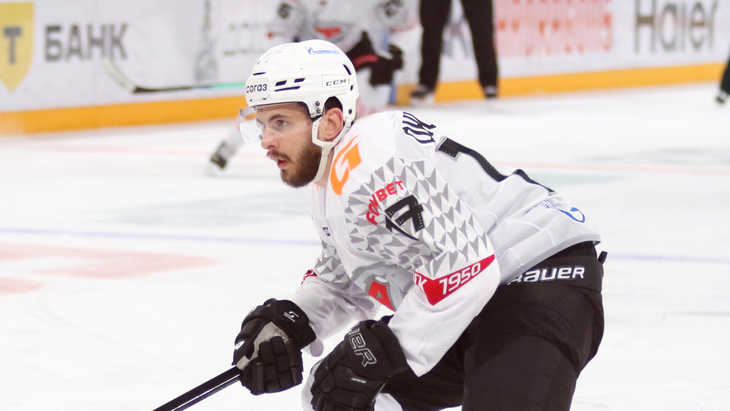 Константин Окулов — нападающий «Авангарда»