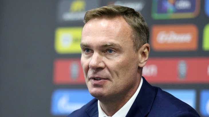 Виктор Козлов — главный тренер «Салавата Юлаева»