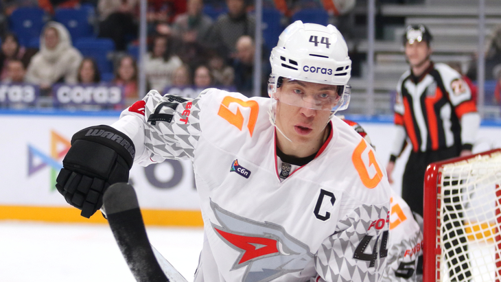 Дамир Шарипзянов — защитник «Авангарда»