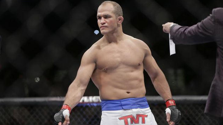 Жуниор Дос Сантос