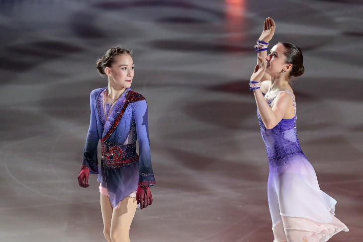 Софья Акатьева (14 лет) и Камила Валиева (15)