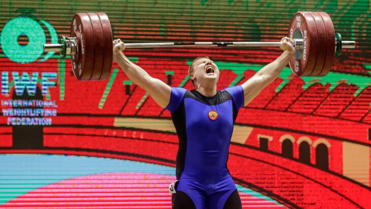 IWF отстранила российских атлетов