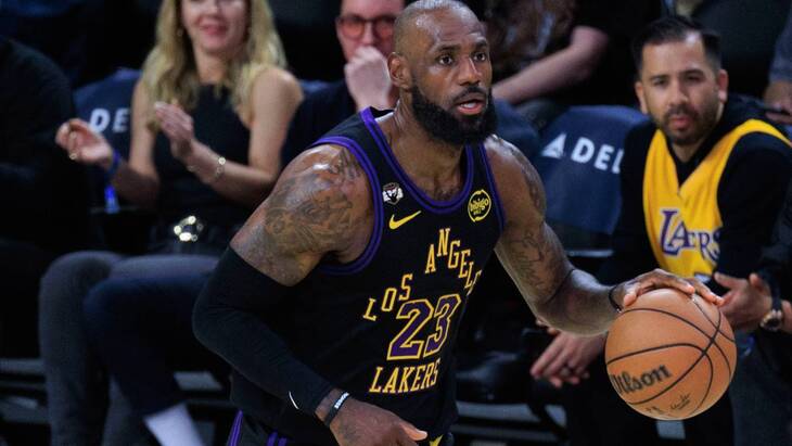 Леброн Джеймс