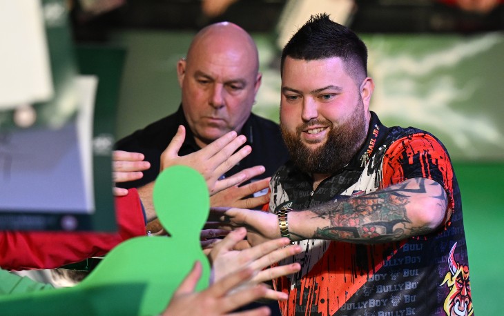 Майкл Смит — английский дартсмен, чемпион мира 2023 года