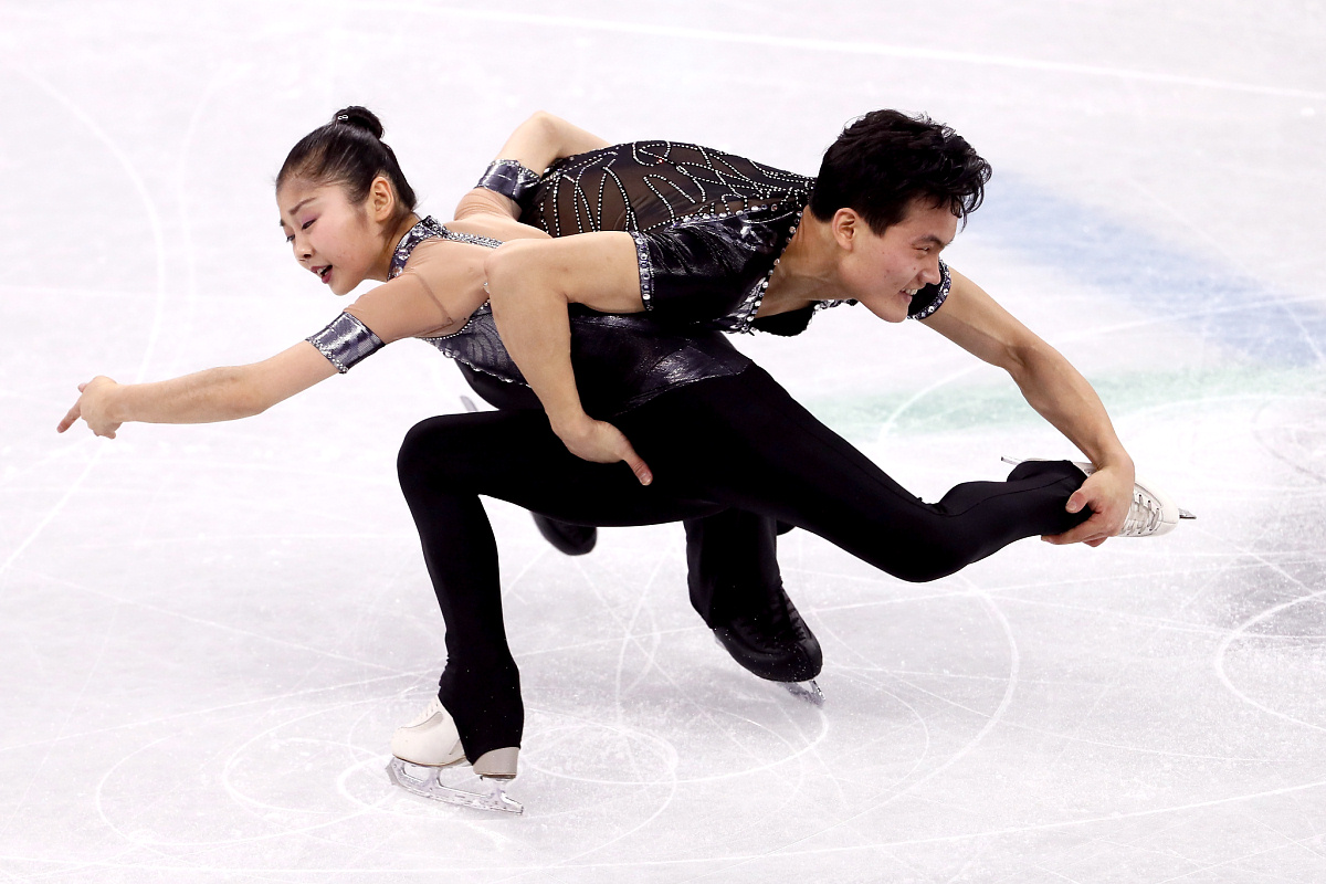 Фигурное катание. Короткие программы у спортивных пар