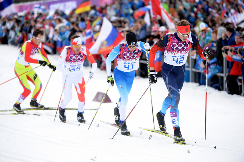 Жаркий финал гонки классическим стилем у мужчин