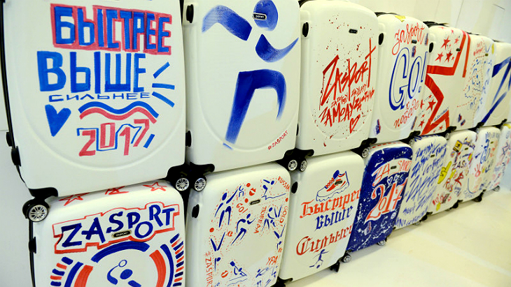 Раскрашенные вручную чемоданы