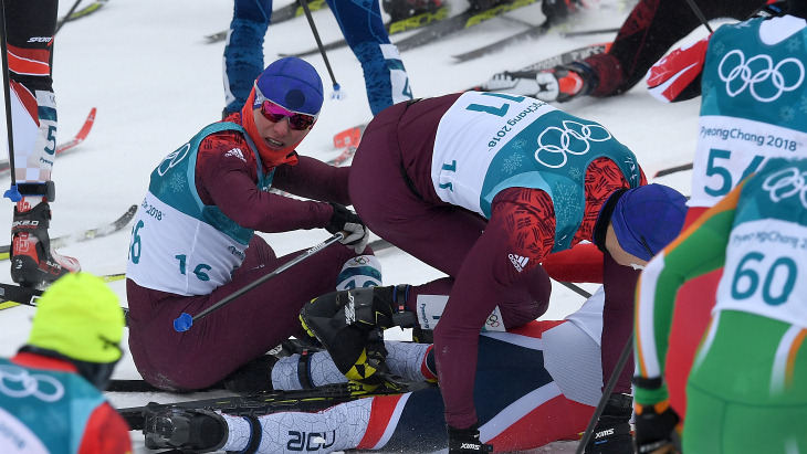 Ларьков и Спицов упали на старте скиатлона