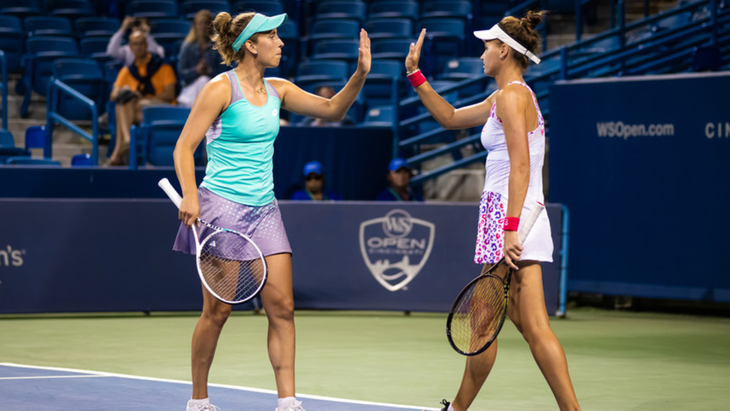 Вероники Кудерметова и Элисе Мертенс