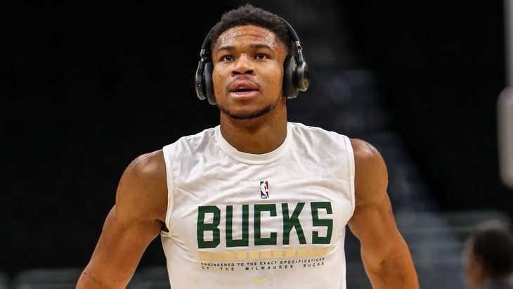 Яннис Адетокунбо