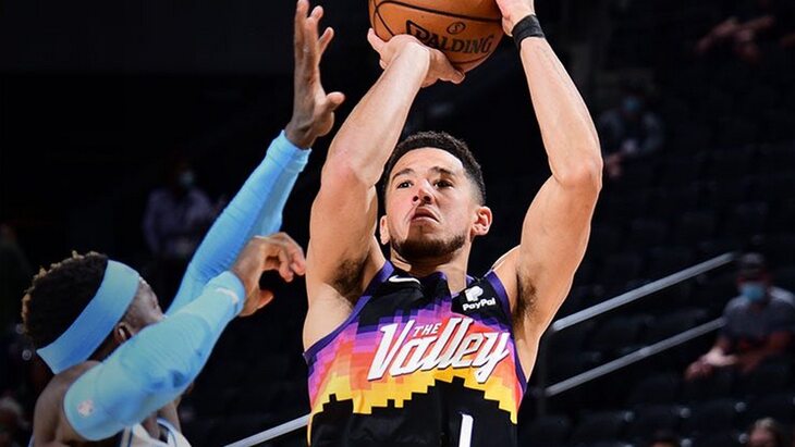 Девин Букер