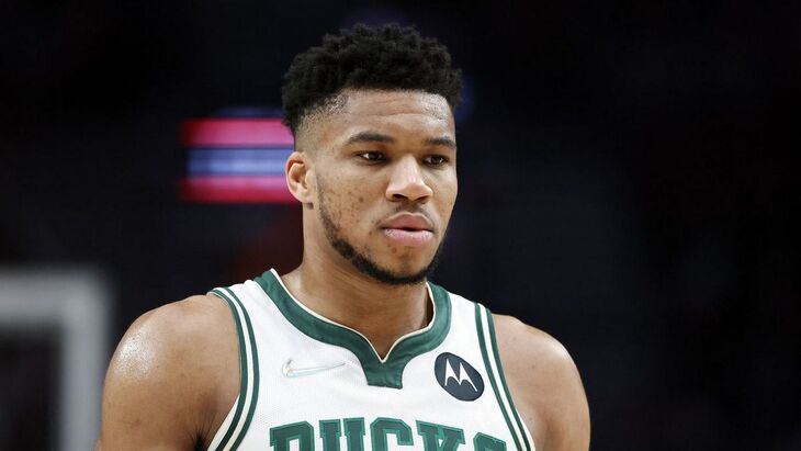 Яннис Адетокунбо