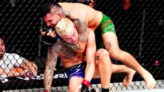 Энтони Эрнандес (справа)