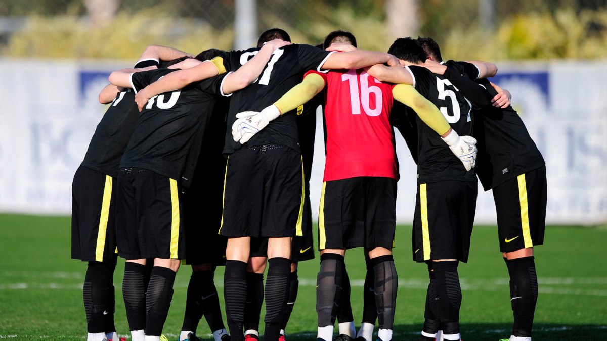 Футболисты «Анжи»