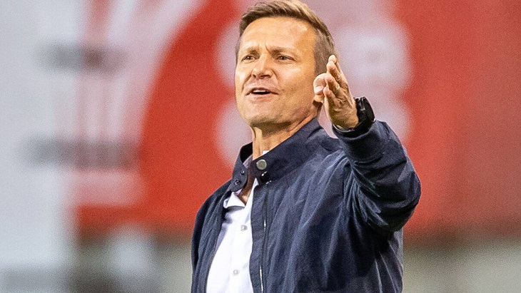 Команда Марша лидирует в таблице