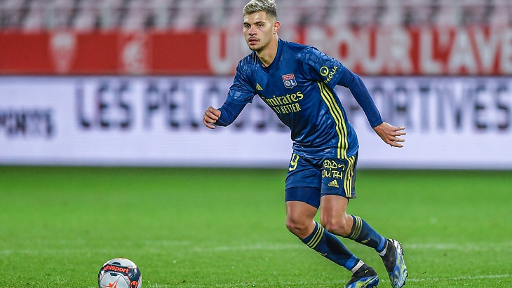 «Лион» занимает второе место