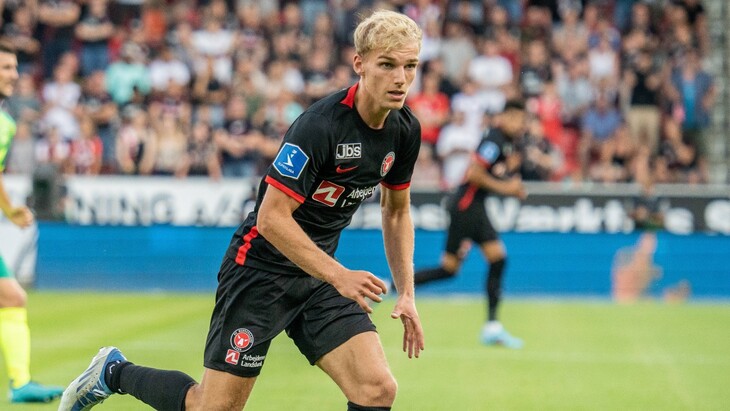 Густав Исаксен