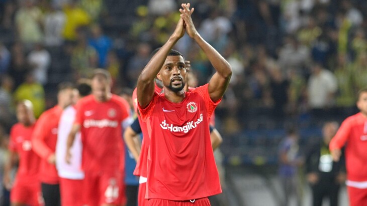 Адель Беттайеб