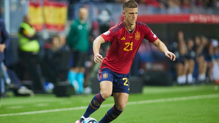 Испания разгромно выиграла в 1-м туре