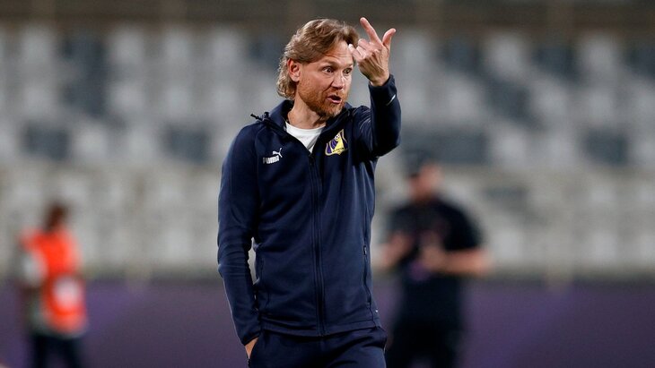 Валерий Карпин