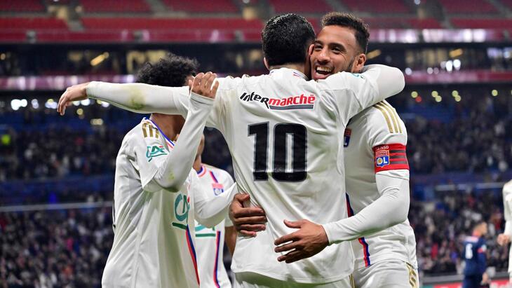 Корентен Толиссо (капитан) — лидер средней линии «Лиона»