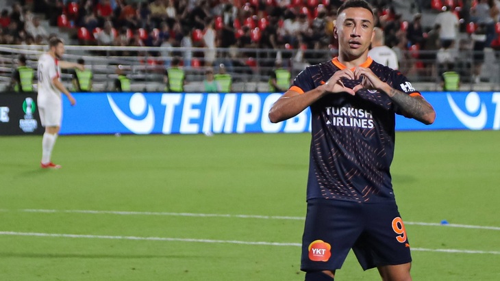 Давидсон, игрок «Истанбула»