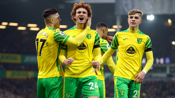 Джош Сарджент — форвард «Норвича» (в центре)