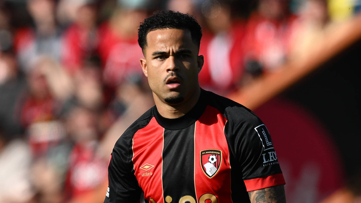 Джастин Клюйверт — нападающий «Борнмута»