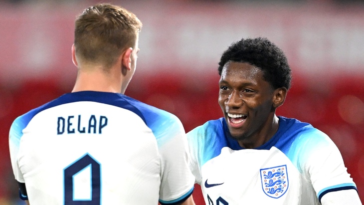 Молодежная сборная Англии