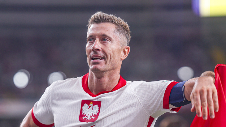 Роберт Левандовский — нападающий сборной Польши